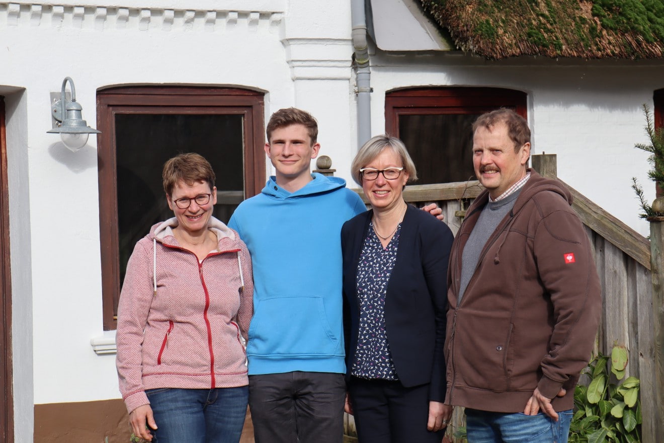 Petra Nicolaisen besucht USA-Stipendiat Jonathan Ellens in Schwensby